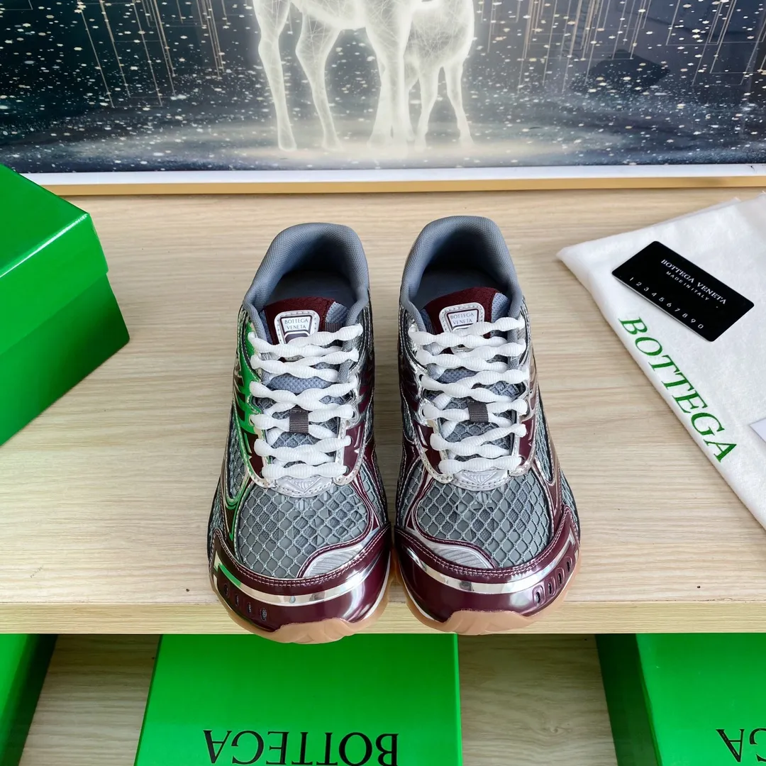 p620🐮🐮High-end version, the original 1:1 couple style new model is on the shelves🔥BV Orbit sneakers Wang Yibo's same style couple's Dad Runner sneakers, made of lightweight technical mesh fabric. Features a geometric patterned rubber outsole. The outsole is made of color-blocked TPU outsole. Size: women’s shoes 35-40, men’s shoes 39-45.